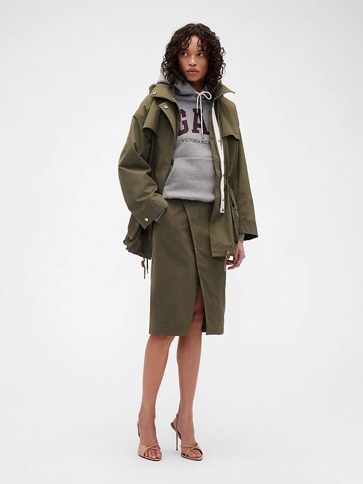 L'image numéro 1 présente Jupe cargo Gap × Victoria Beckham.