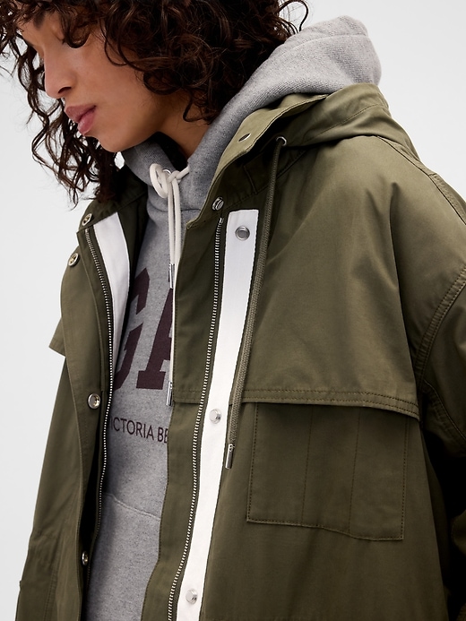 L'image numéro 5 présente Parka Gap × Victoria Beckham