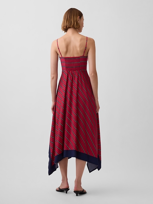 L'image numéro 2 présente Robe mi-longue rayée à ourlet mouchoir