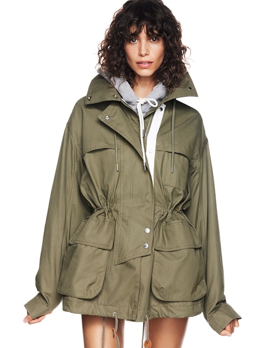 L'image numéro 8 présente Parka Gap × Victoria Beckham