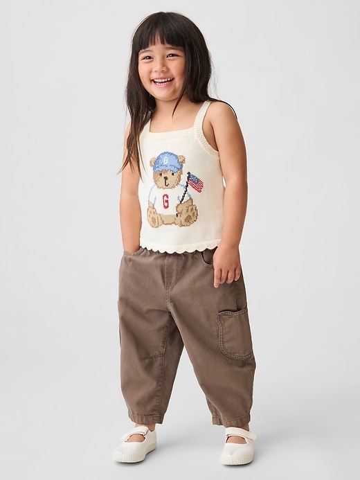 L'image numéro 2 présente Jean coupe baril à poche en forme d’ourson à taille extensible pour Bébé et Tout-petit