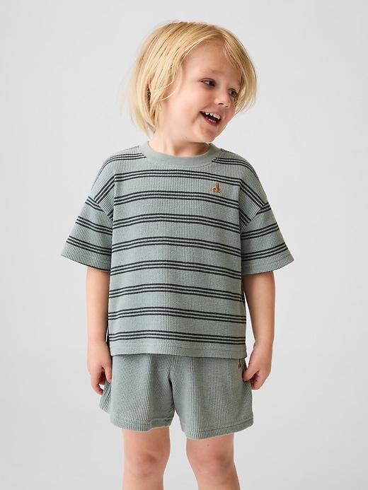 L'image numéro 1 présente T-shirt gaufré pour Tout-petit et Bébé