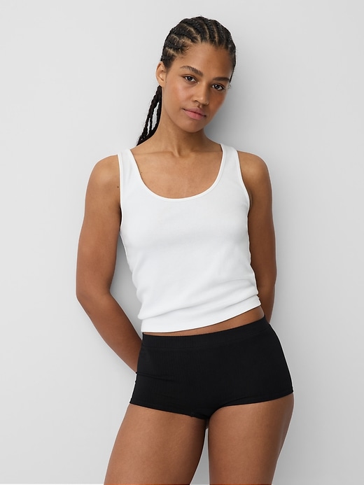 L'image numéro 1 présente Short court sans coutures