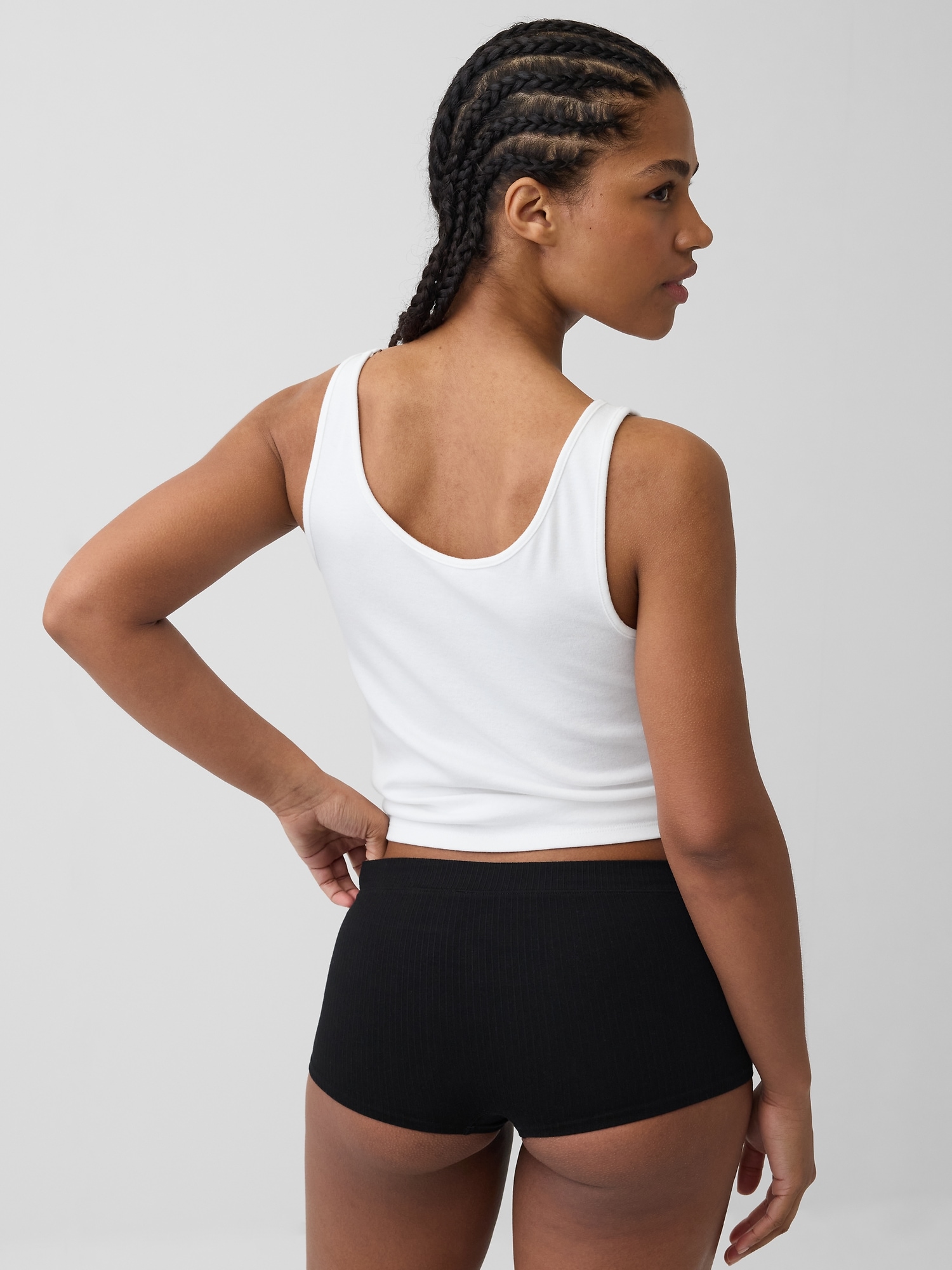 Seamless Shorty