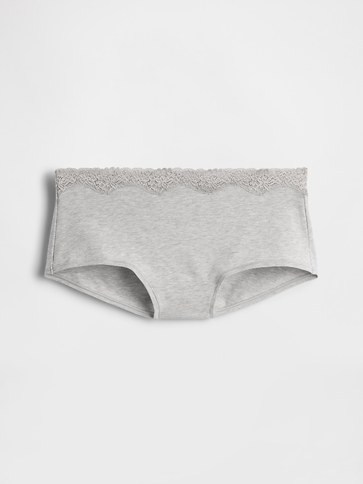 L'image numéro 4 présente Short court en coton biologique extensible avec bordure en dentelle