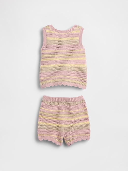 L'image numéro 2 présente Ensemble avec gilet crocheté à rayures pour Bébé