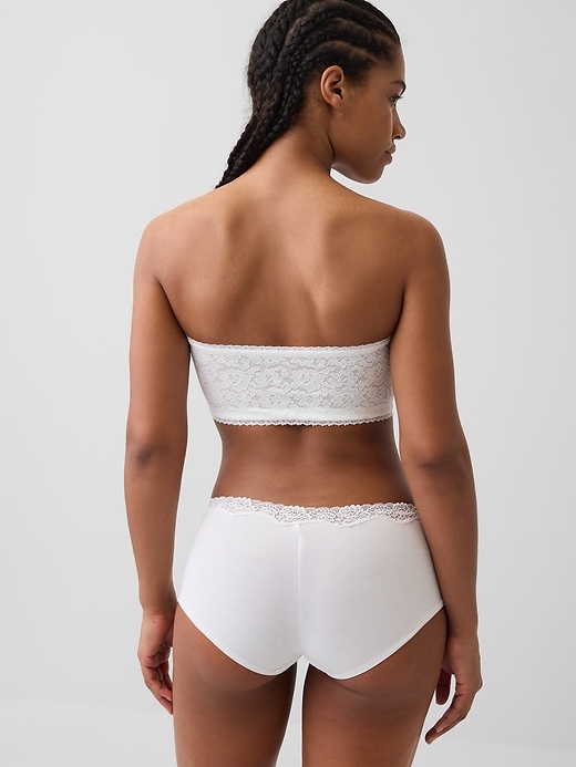 L'image numéro 2 présente Soutien-gorge léger bandeau en coton biologique extensible avec bordure en dentelle