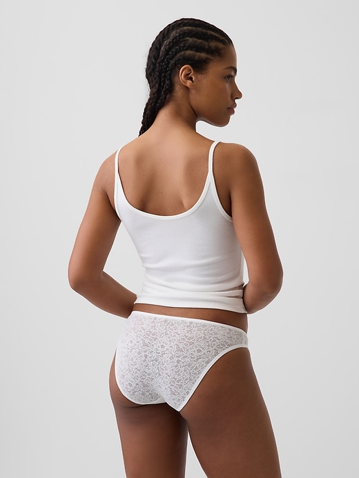 L'image numéro 2 présente Culotte bikini en dentelle