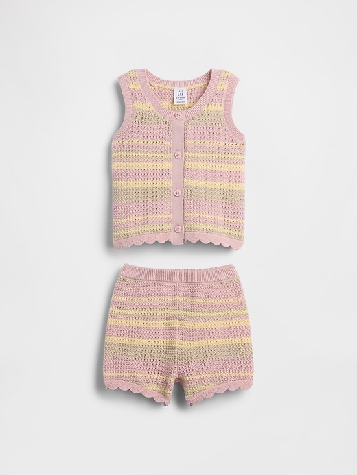 L'image numéro 1 présente Ensemble avec gilet crocheté à rayures pour Bébé