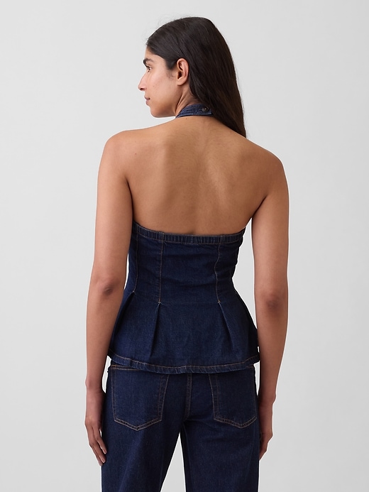 L'image numéro 3 présente Haut à basque ajusté en denim à encolure bain de soleil