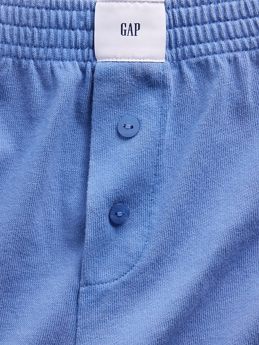 L'image numéro 5 présente Boxeur de pyjama