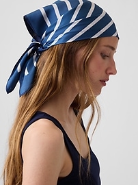 Image number 2 showing, 100% Silk Bandana