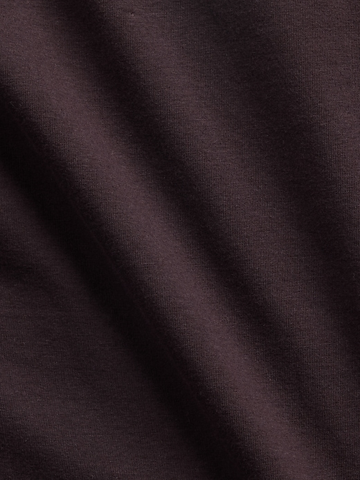 L'image numéro 4 présente T-shirt court moulant à épaules dénudées en jersey