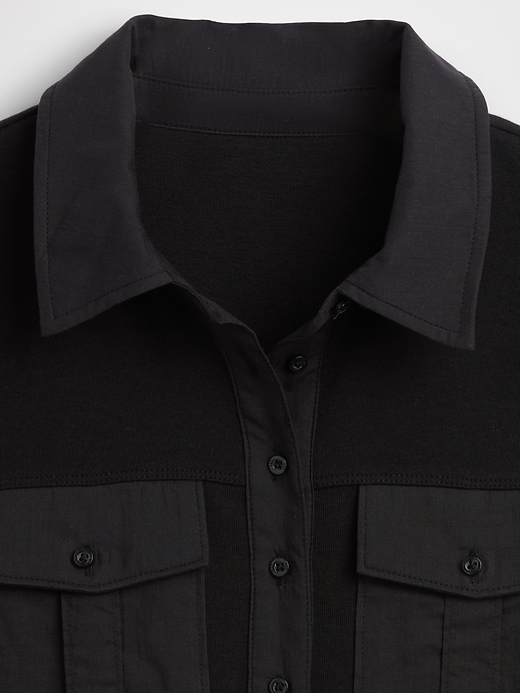 L'image numéro 4 présente T-shirt utilitaire moderne à manches au coude