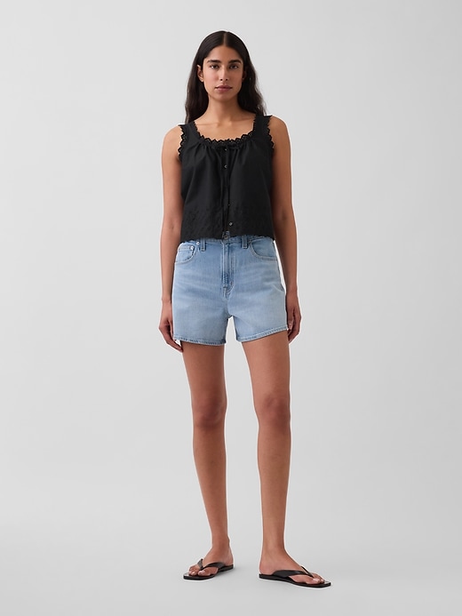 L'image numéro 1 présente Short droit décontracté à taille haute en denim, 9 cm