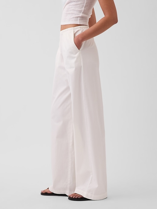 L'image numéro 3 présente Pantalon confort décontracté en popeline à jambe large à taille mi-basse