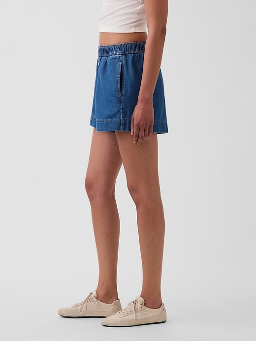 L'image numéro 3 présente Short boxeur à taille mi-basse en denim Douceur suprême