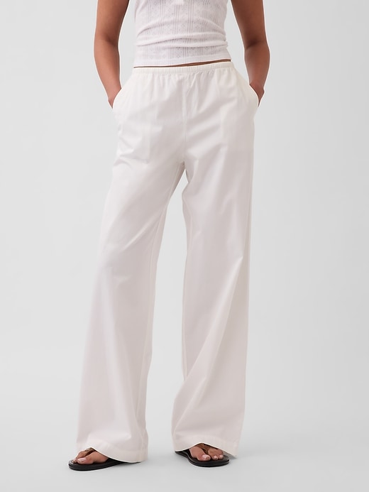 L'image numéro 2 présente Pantalon confort décontracté en popeline à jambe large à taille mi-basse