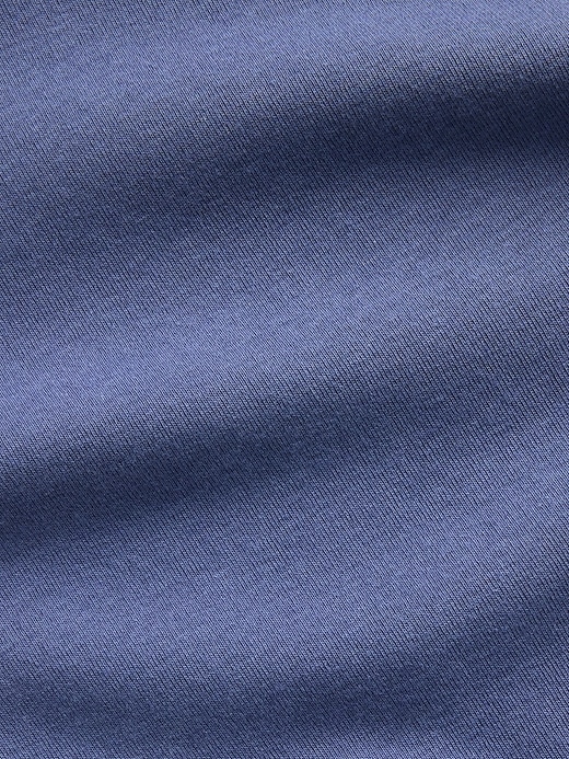 L'image numéro 4 présente Camisole moderne à col montant