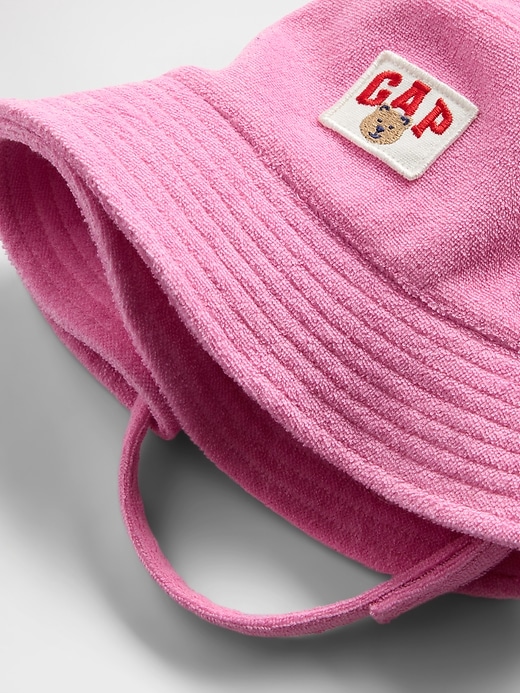 L'image numéro 2 présente Chapeau cloche en jersey bouclette à logo de l’ourson Brannan pour Bébé et Tout-petit