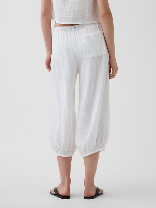 L'image numéro 4 présente Pantalon gaucho décontracté coupe baril en gaze de coton