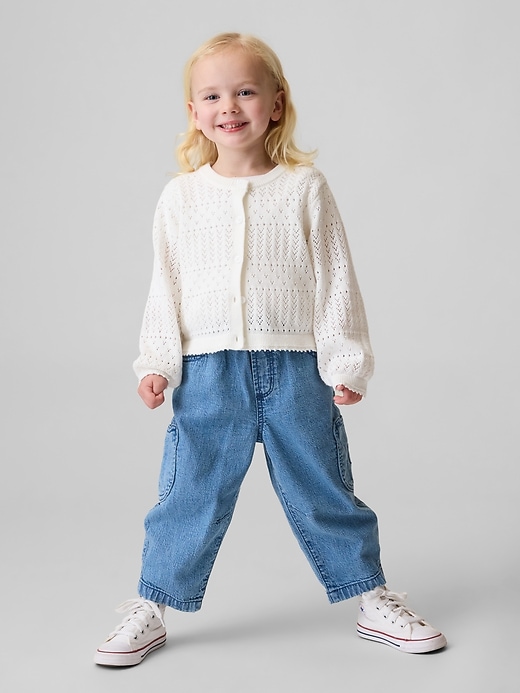 L'image numéro 2 présente Jean coupe baril à poche en forme de l’ourson Brannan et à taille extensible pour Bébé et Tout-petit