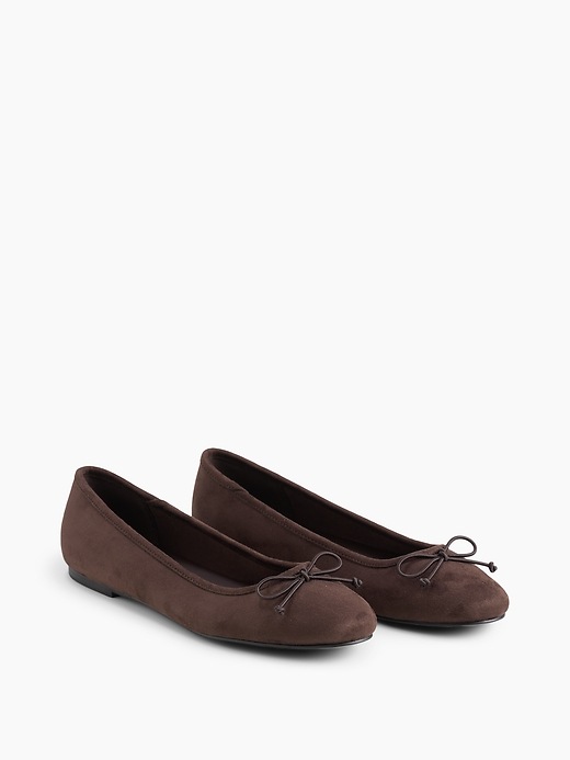 L'image numéro 2 présente Ballerines en suède végane