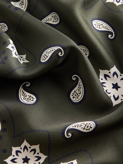 Image number 3 showing, 100% Silk Bandana