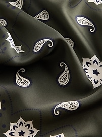 Image number 3 showing, 100% Silk Bandana