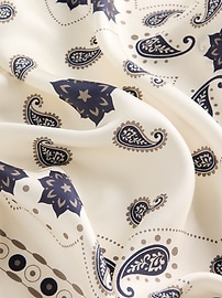 Image number 3 showing, 100% Silk Bandana