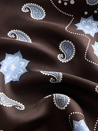 Image number 3 showing, 100% Silk Bandana
