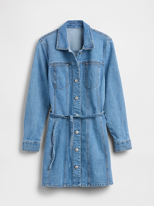 L'image numéro 5 présente Robe courte en denim boutonnée sur le devant