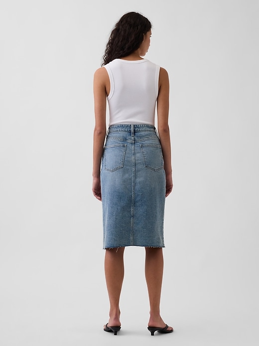 L'image numéro 2 présente Jupe droite mi-longue à taille haute en denim