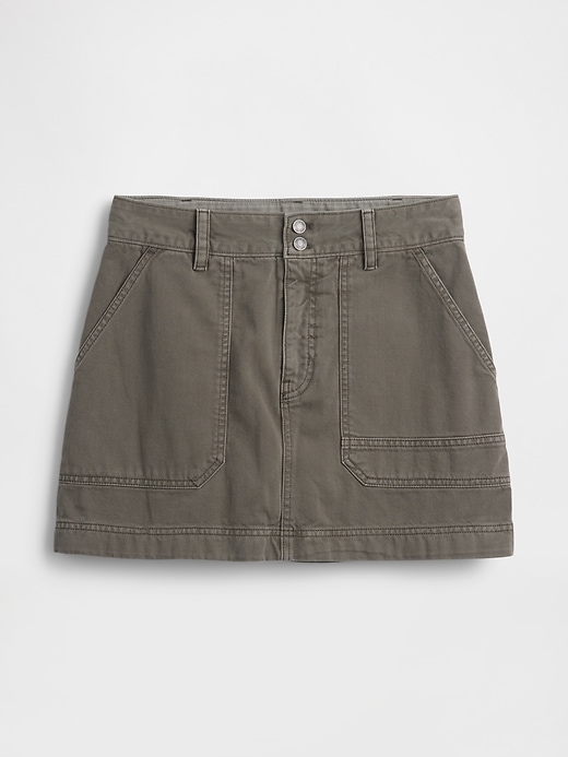 L'image numéro 6 présente Jupe-short utilitaire courte à taille haute