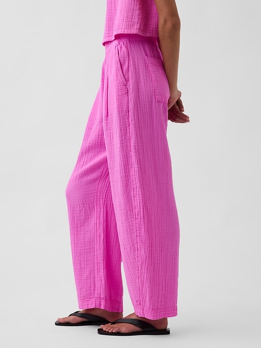 L'image numéro 3 présente Pantalon décontracté coupe baril en gaze de coton