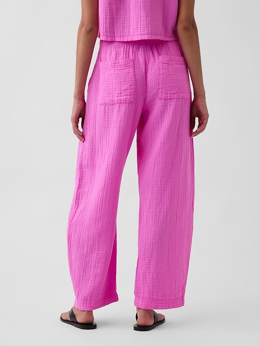 L'image numéro 4 présente Pantalon décontracté coupe baril en gaze de coton