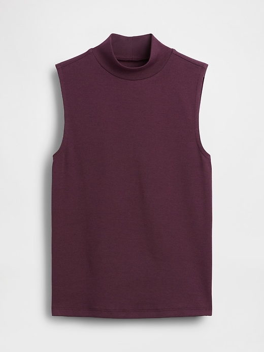 L'image numéro 5 présente Camisole moderne à col montant