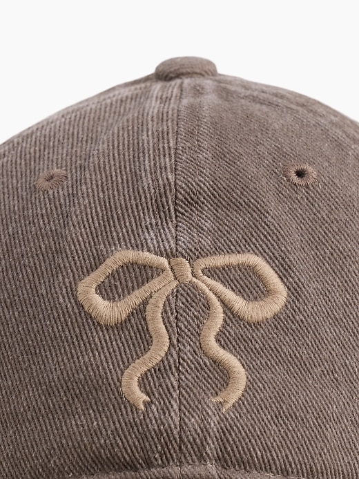 L'image numéro 3 présente Casquette de baseball en denim à boucle pour Enfant