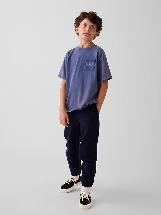 L'image numéro 1 présente Pantalon de jogging décontracté VintageDoux pour Enfant