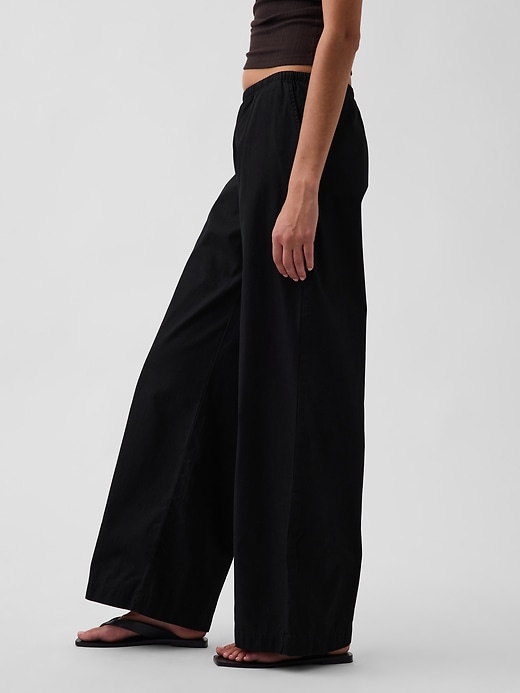 L'image numéro 3 présente Pantalon confort décontracté à jambe large à taille mi-basse