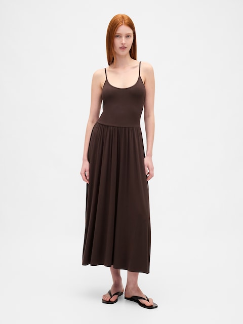 ROBE LONGUE À ENCOLURE DÉGAGÉE