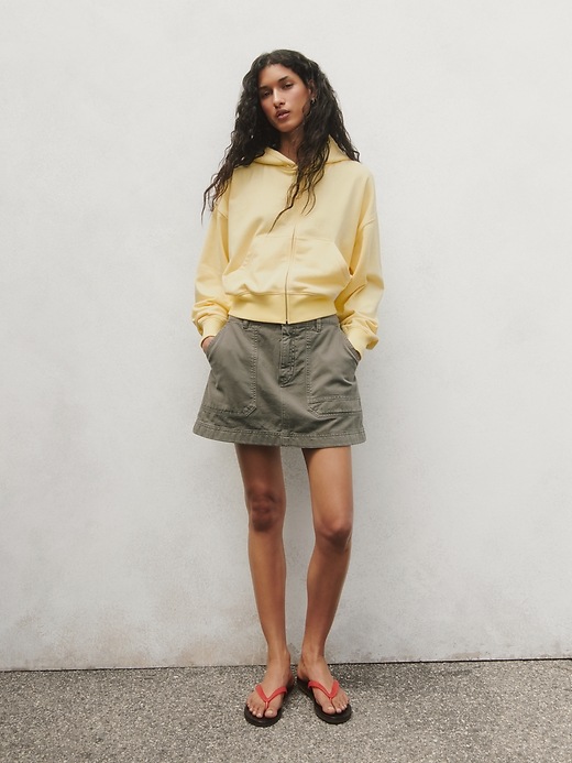L'image numéro 7 présente Jupe-short utilitaire courte à taille haute