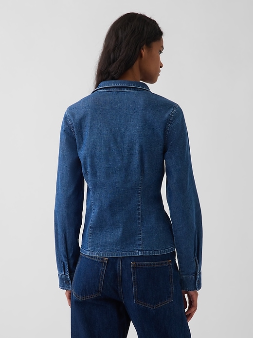L'image numéro 3 présente Chemisier ajusté en denim