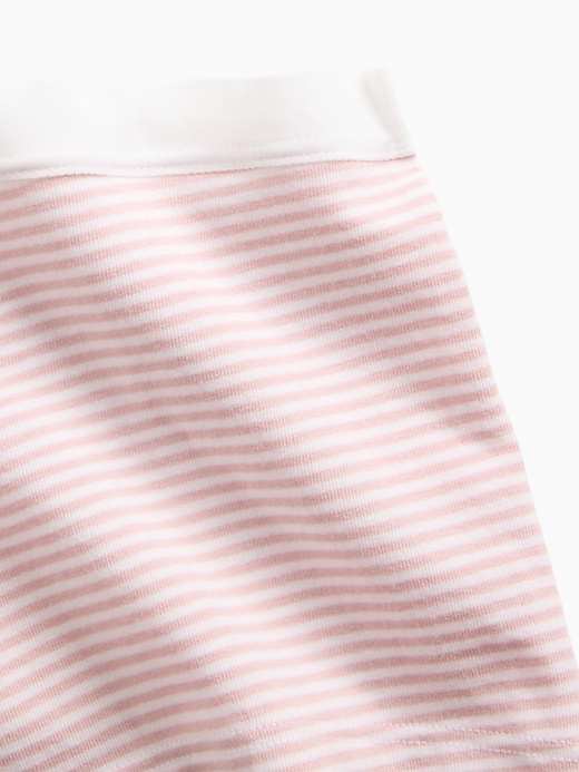 L'image numéro 3 présente Short court en coton biologique extensible ultra-doux