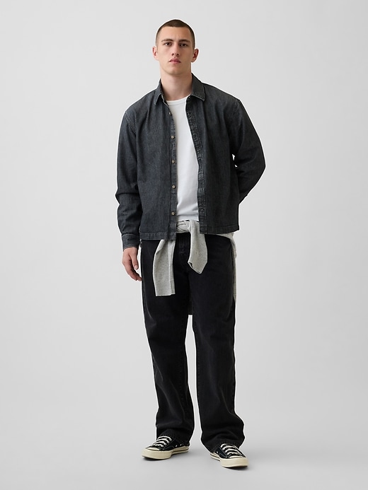 L'image numéro 2 présente Chemise décontractée en denim à ourlet droit