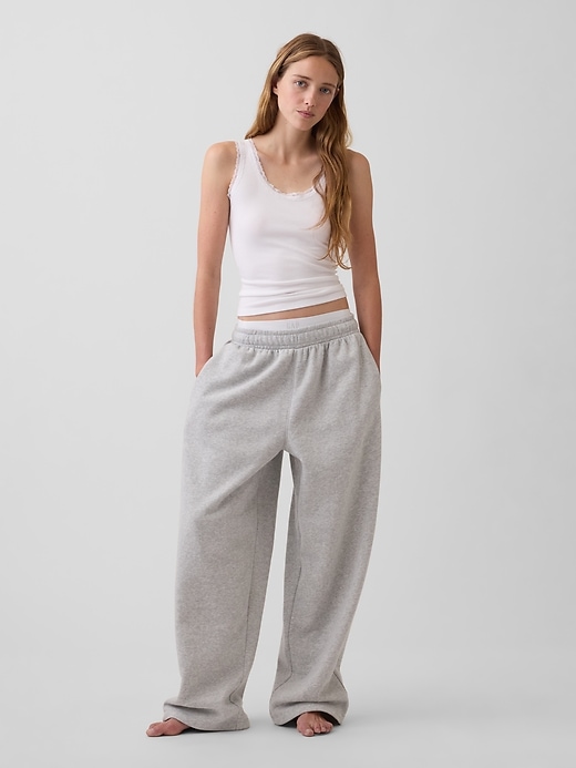 L'image numéro 2 présente Camisole de pyjama finement côtelé à dentelle