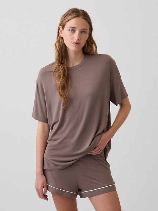 L'image numéro 1 présente T-shirt de pyjama surdimensionné en modal PureDouceur