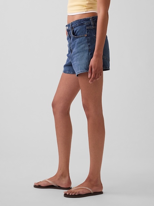 L'image numéro 3 présente Short droit décontracté à taille haute en denim, 9 cm