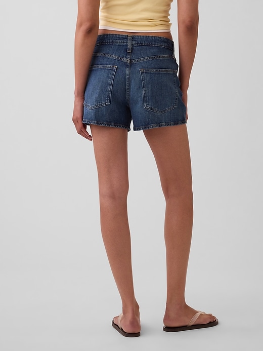 L'image numéro 4 présente Short droit décontracté à taille haute en denim, 9 cm