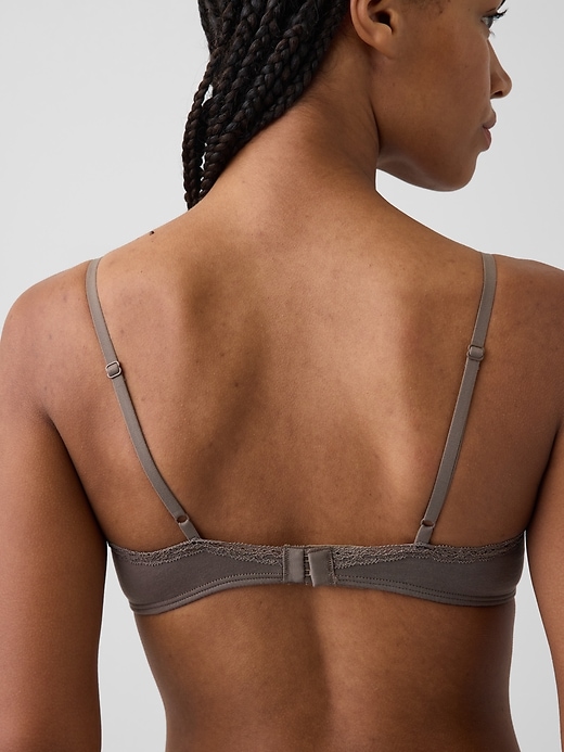 L'image numéro 2 présente Soutien-gorge léger à bonnets triangulaires en coton biologique extensible PureDouceur à bordure en dentelle